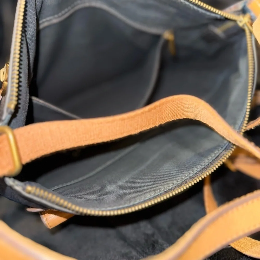Fossil Black and Tan Crossbody Bag with Structured Elegance